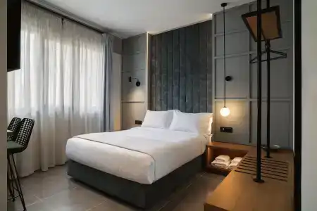 Magenta Luxury Suites - 3