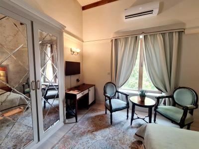 Sofia Boutique - 170