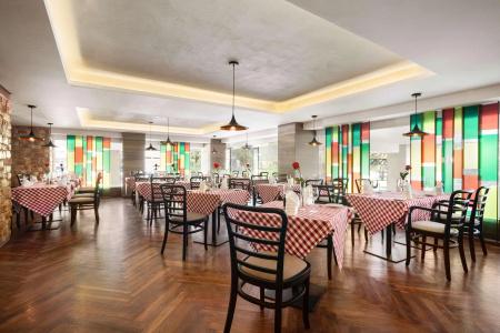 Wyndham Garden - 36