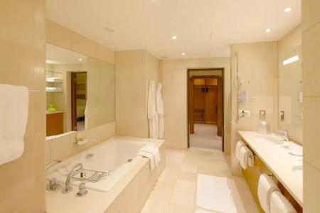 Canary Riverside Plaza - 19