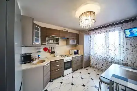 на Черняховского - 3