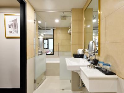 Oakwood & Residence Bangkok Sha Plus Certified - 29