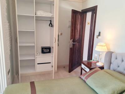 Sofia Boutique - 140
