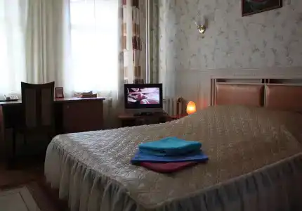 У домика Петра - 48