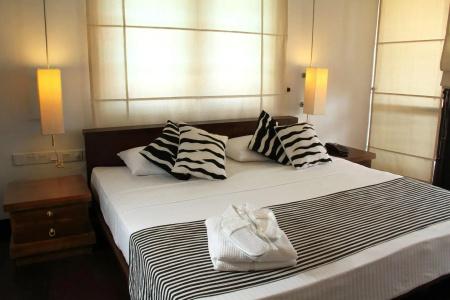 Goldi Sands - 7