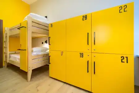 Bee Station - 28
