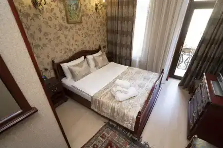 Royal Antique - 81