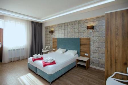 RedHouse - 204