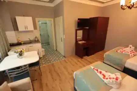 White Pearl Apart - 104