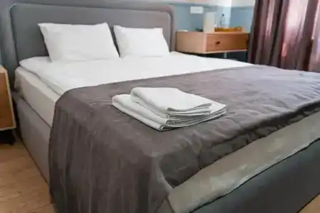b&b - 9