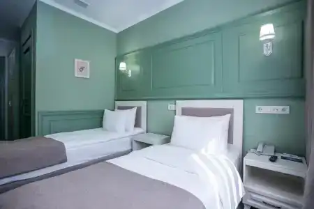 Grand Sapphire - 9