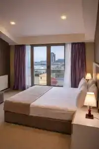 Diplomat Suites - 39