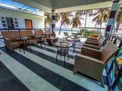 Dhonfulhafi Beach View & Spa - 5