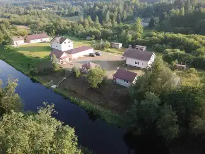 Домик полтора этажа в деревне на берегу. Первая линия - 0