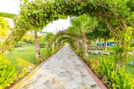 Queen's Park Le Jardin - 18