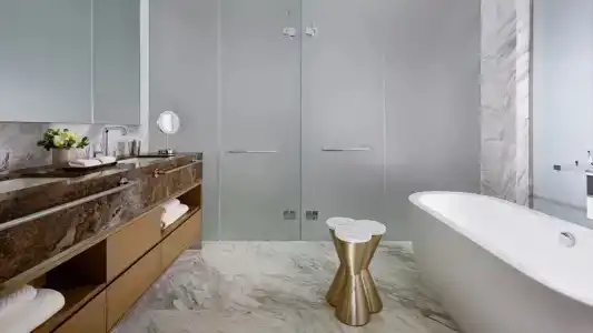 The Ritz-Carlton - 86