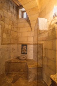 Solo Cave Suites - 43
