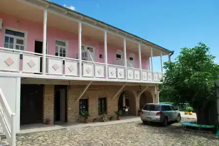 Guest House Central - 1