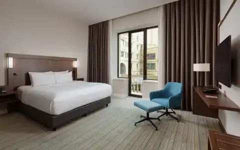 Courtyard by Marriott Baku - 18