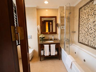 Glk Premier The Home Suites & Spa - 12