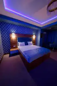 Royal Sapphire - 48