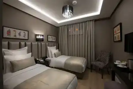 Le Petit Palace - Special Category - 27