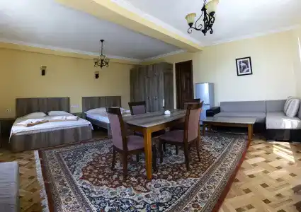 Квариати - 33