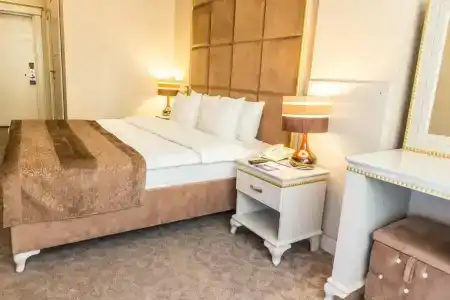 Grand Sapphire - 29
