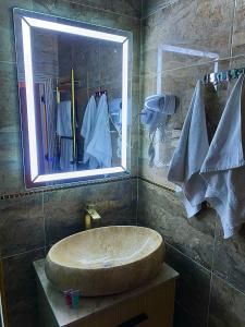 Grand Mirror - 93