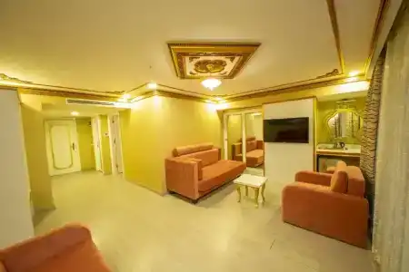 Empire Suite - 44