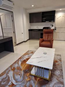 Modern Living - 40
