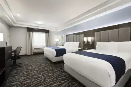 Days Inn & Suites by Wyndham Houston Hobby Airport - 10