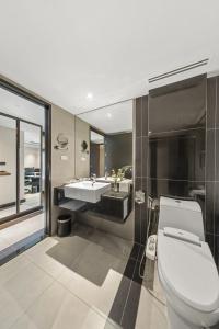 Golden Tulip Mandison Suites - 29
