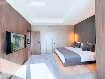 Resident Abay - 76