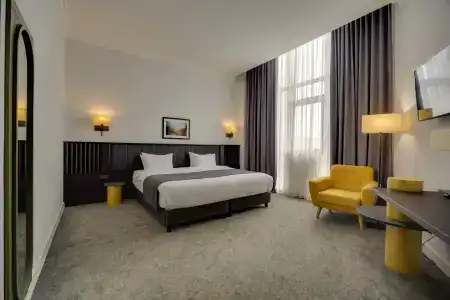 Pine Astoria - 3