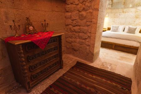 Solo Cave Suites - 72