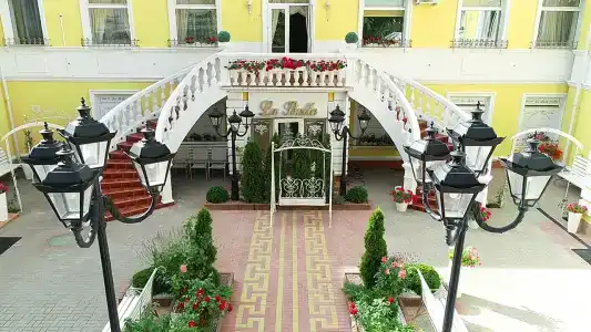 La Belle отель ресторан - 1