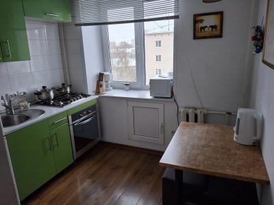 в центре - 17