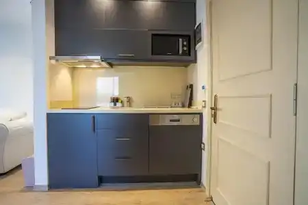 Channel Suites - 32