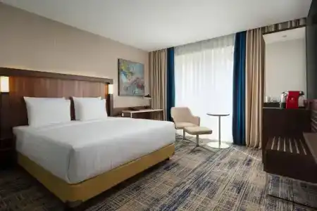 Courtyard by Marriott - 77