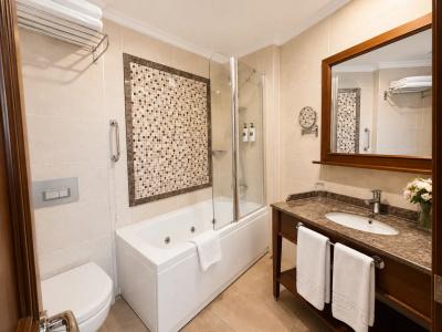 Glk Premier The Home Suites & Spa - 26