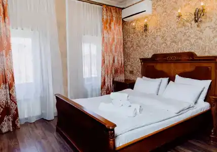 Royal Antique - 46