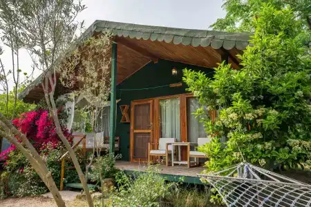 Etenna Beach Bungalows - 33