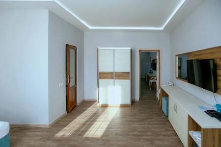 RedHouse - 44