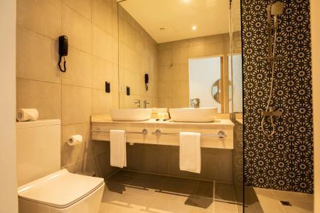 Grand Kingsgate Waterfront By Millenniums - 44