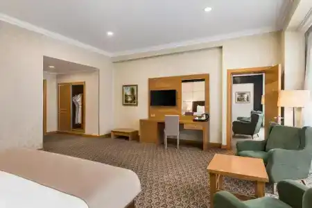 Wyndham - 54