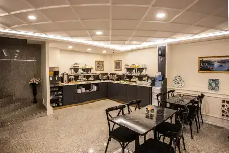 Royal Bosphorus - 12