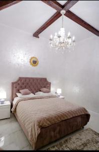 Silver House - 73