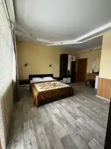 Три Дельфина - 80