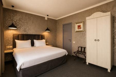 Day Inn - 3